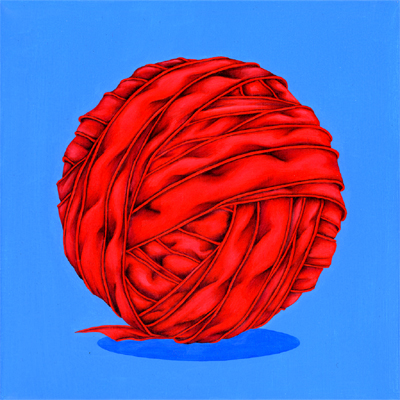 Annette von der Bey, rotes Bandknäuel auf Blau