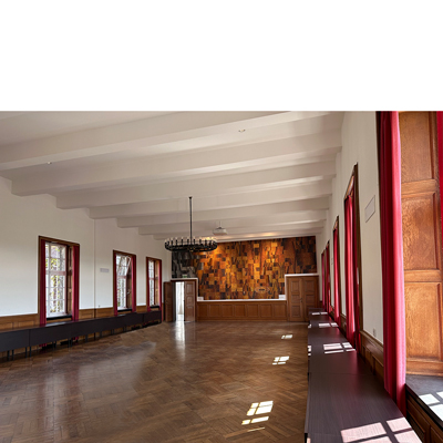 Annette von der Bey, 2025, Installation WIR ATMEN DIE LUFT DIE WIR ATMEN, Rathaus Abtei, Mönchengladbach