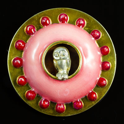 Annette von der Bey, Brosche mit Eule
